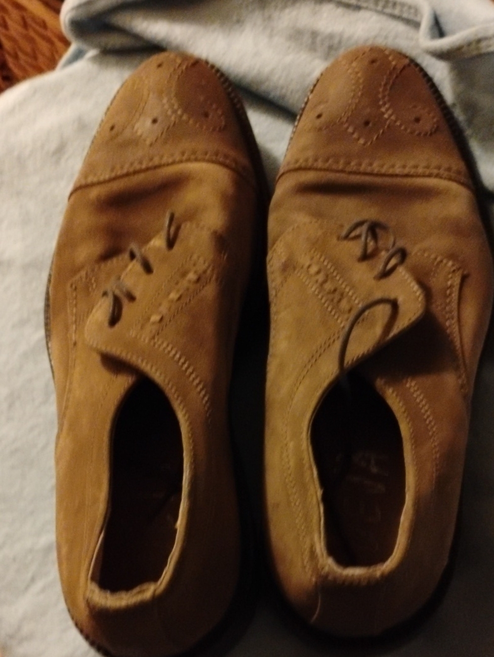 Men's Tan Suede Wingtip Derby Shoes